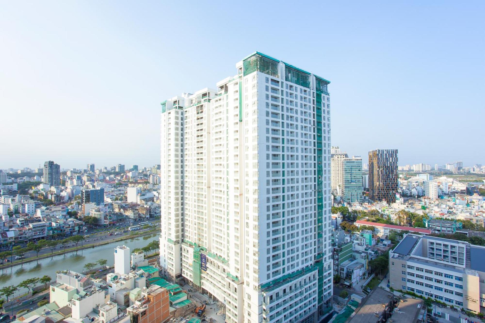 Double E Saigon Apartment In Rivergate Building Thành Pho Ho Chí Minh Esterno foto